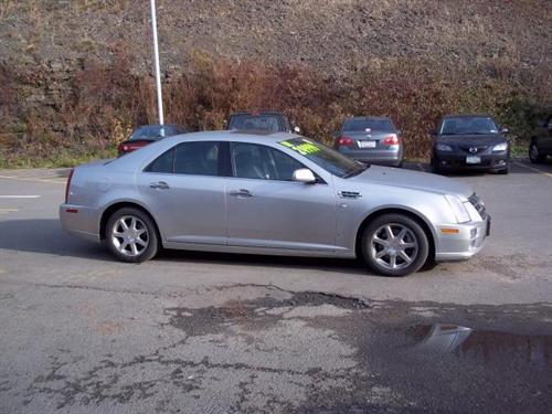 Cadillac STS 2008 photo 2