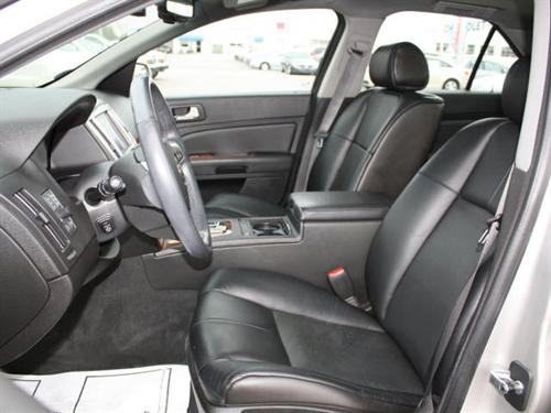 Cadillac STS 2008 photo 2