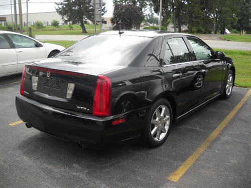 Cadillac STS 2008 photo 2