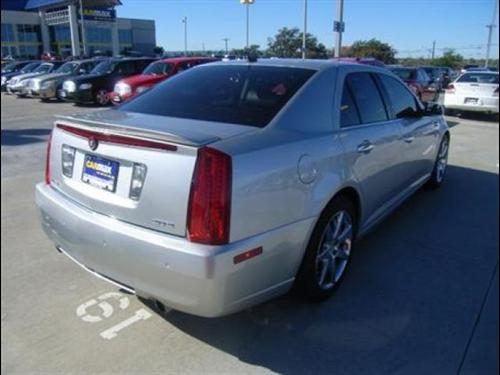 Cadillac STS 2008 photo 2