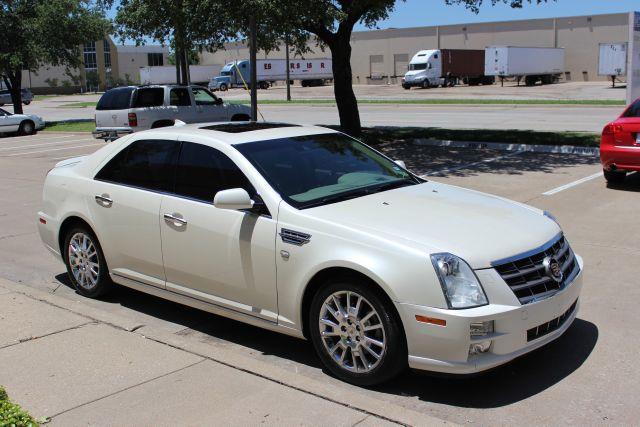 Cadillac STS 2009 photo 4