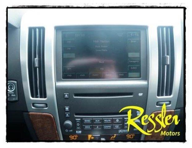 Cadillac STS 2011 photo 2