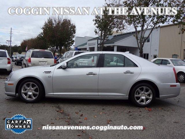 Cadillac STS 2011 photo 2