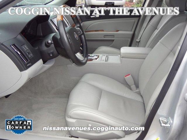 Cadillac STS 2011 photo 3