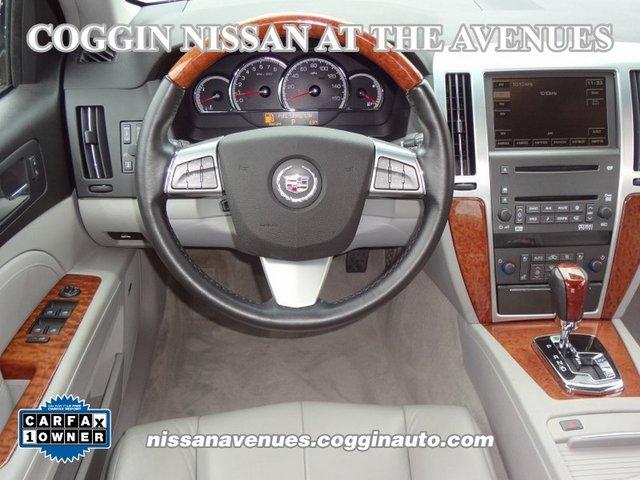 Cadillac STS 2011 photo 5