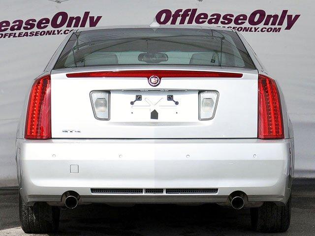 Cadillac STS 2011 photo 4