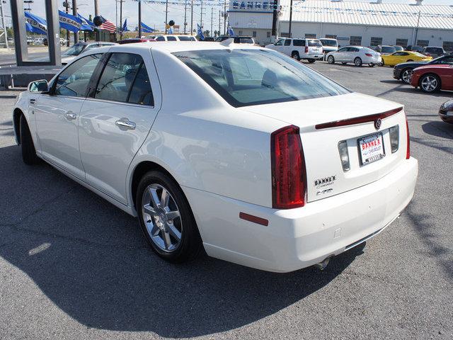 Cadillac STS 2011 photo 1