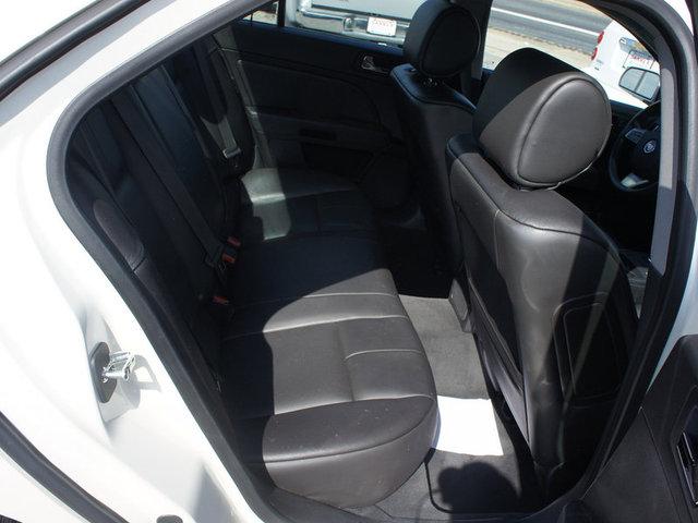 Cadillac STS 2011 photo 4