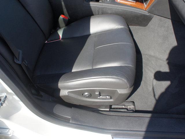 Cadillac STS 2011 photo 5