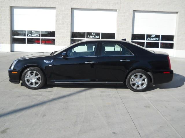 Cadillac STS 4.2i AWD Sedan