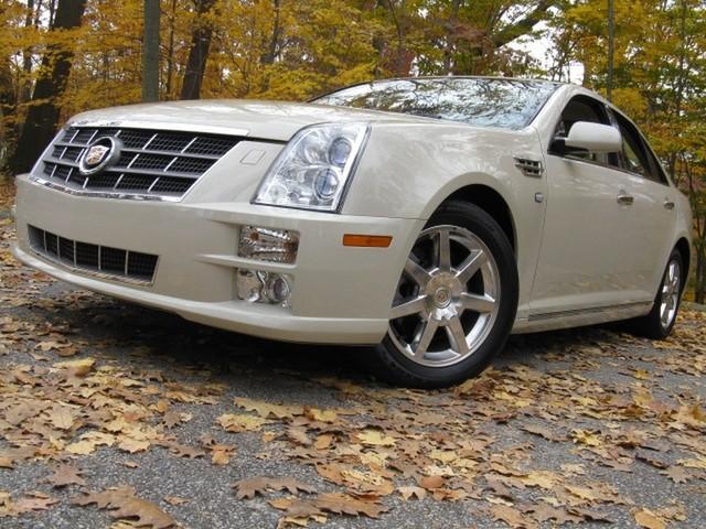 Cadillac STS 2011 photo 1