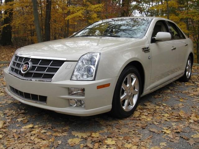Cadillac STS 2011 photo 3