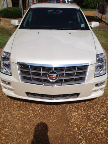 Cadillac STS 2011 photo 2