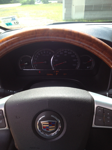 Cadillac STS 2011 photo 4