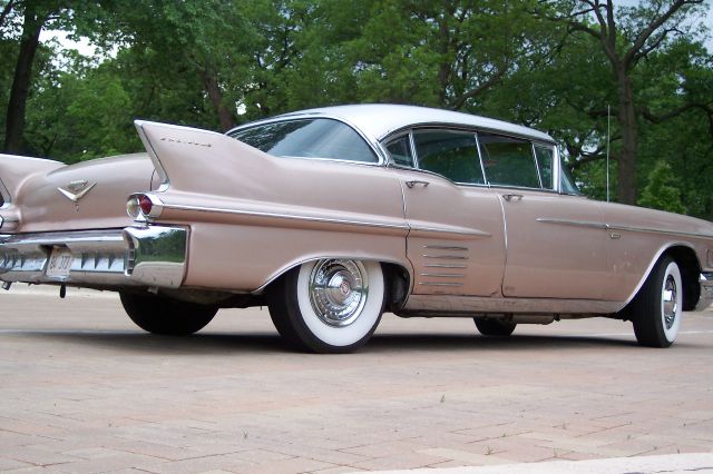 Cadillac series 62 1958 photo 13