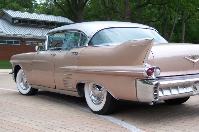 Cadillac series 62 1958 photo 15