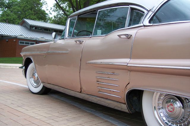 Cadillac series 62 1958 photo 9