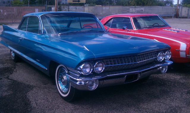 Cadillac series 62 1961 photo 0