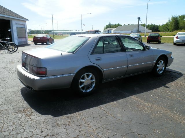 Cadillac SEVILLE DTS Sedan
