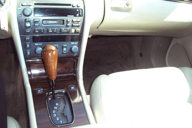 Cadillac SEVILLE DTS Sedan