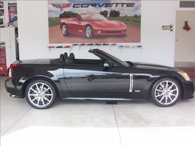 Cadillac XLR-V 2009 photo 1