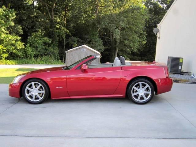 Cadillac XLR 2004 photo 2