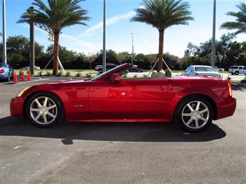 Cadillac XLR 2005 photo 2