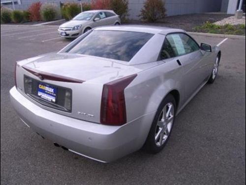 Cadillac XLR 2005 photo 2