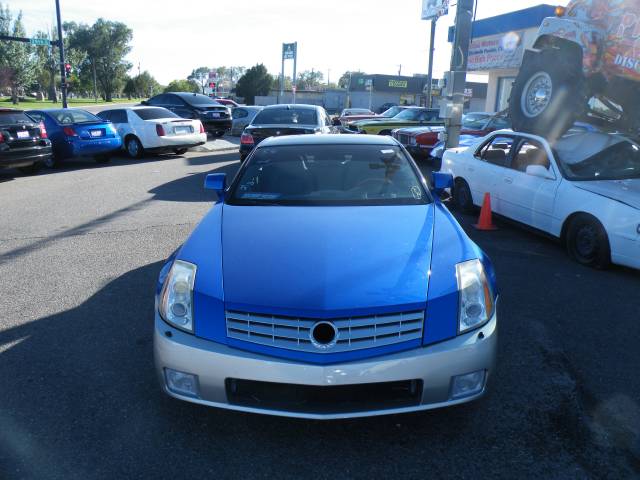 Cadillac XLR 2005 photo 2