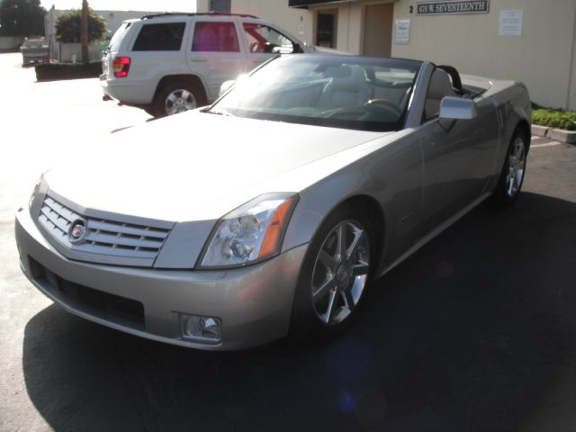 Cadillac XLR 2006 photo 2