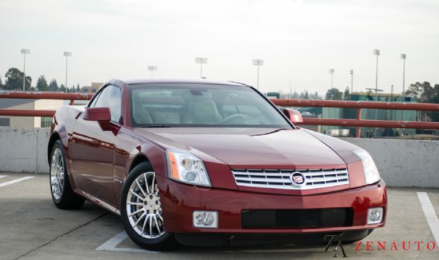 Cadillac XLR 2006 photo 2