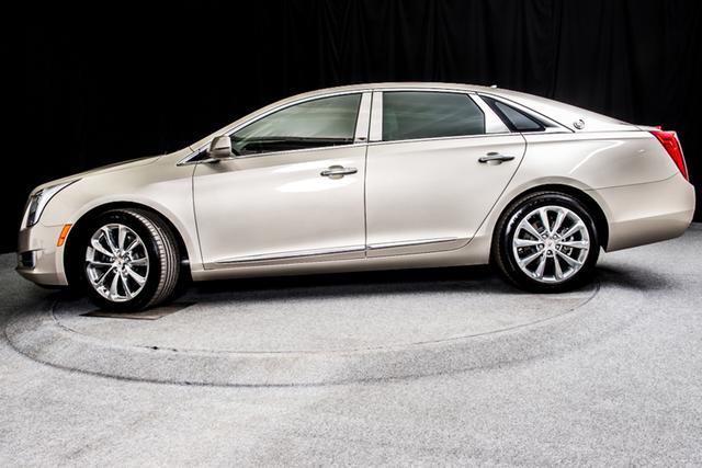 Cadillac XTS 2013 photo 1