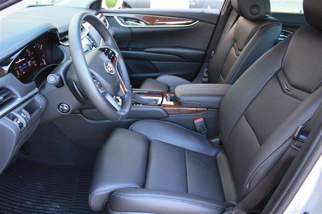 Cadillac XTS 2013 photo 1