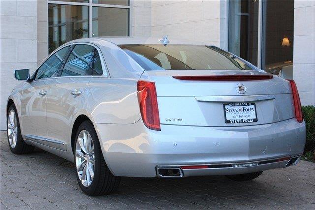 Cadillac XTS 2013 photo 2