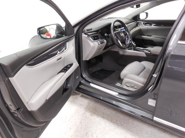 Cadillac XTS 2013 photo 21