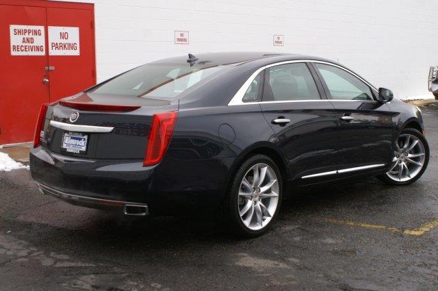 Cadillac XTS 2013 photo 2