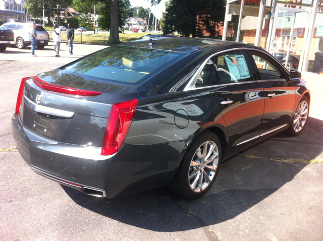Cadillac XTS 2013 photo 2