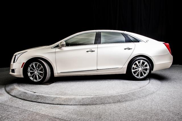 Cadillac XTS 2013 photo 2
