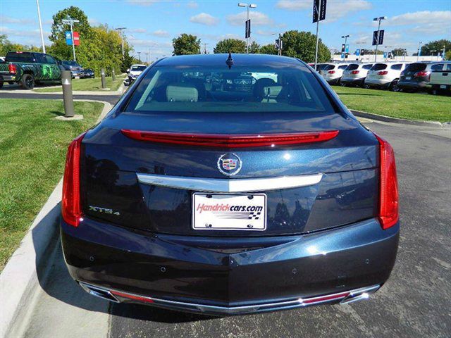 Cadillac XTS 2013 photo 2