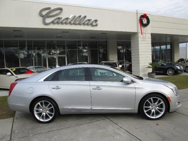 Cadillac XTS Premium Sedan