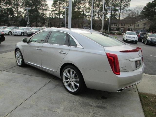 Cadillac XTS 2014 photo 1