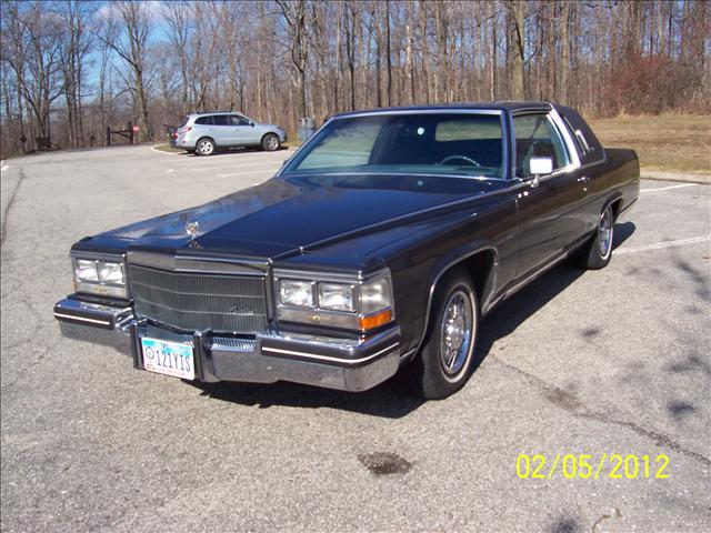 Cadillac fleetwood brougham 1985 photo 1