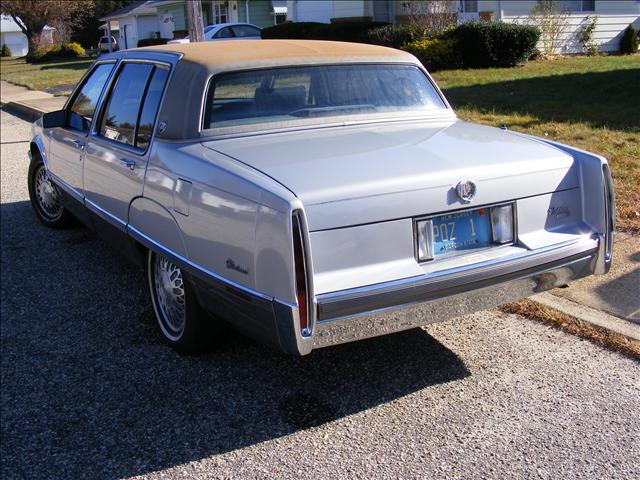 Cadillac fleetwood brougham 1989 photo 3