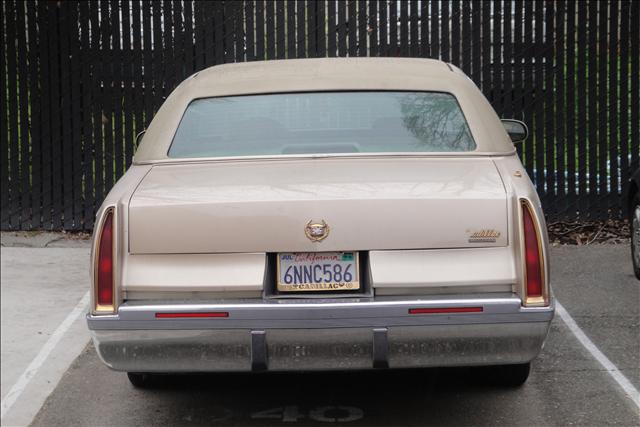 Cadillac fleetwood brougham 1996 photo 3