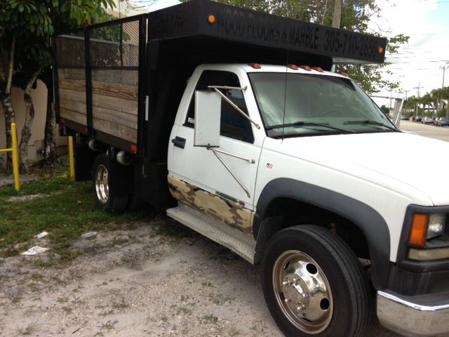 Chevrolet 3500 ALL Wheel Drive - NEW Tires Dump Boxes