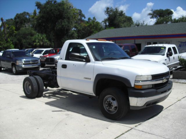 Chevrolet 3500 2002 photo 1