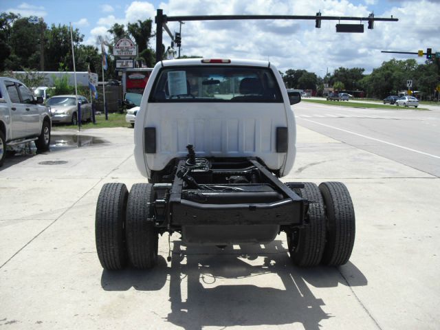 Chevrolet 3500 2002 photo 2