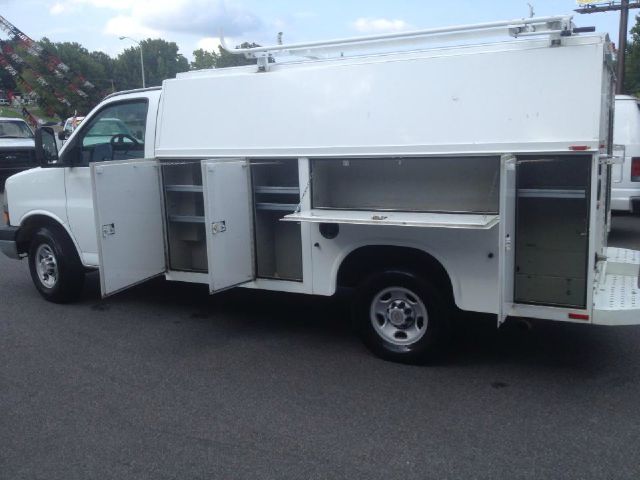 Chevrolet 3500 EX Sedan AUTO Utilities