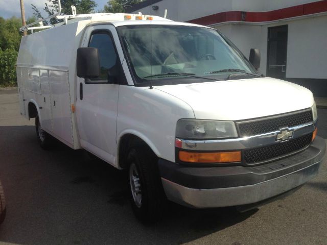 Chevrolet 3500 2004 photo 1
