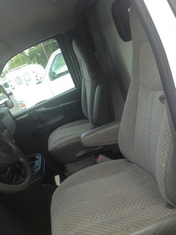 Chevrolet 3500 2004 photo 3